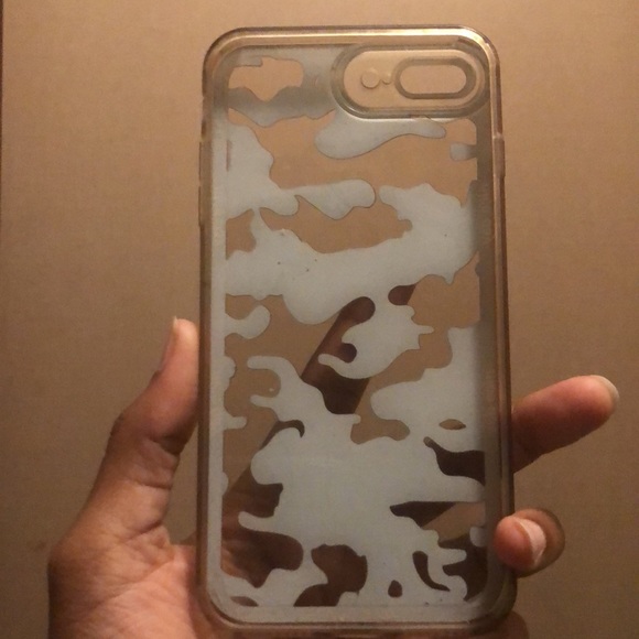 iPhone 8 pluse and 7 camo case clear - Picture 3 of 4